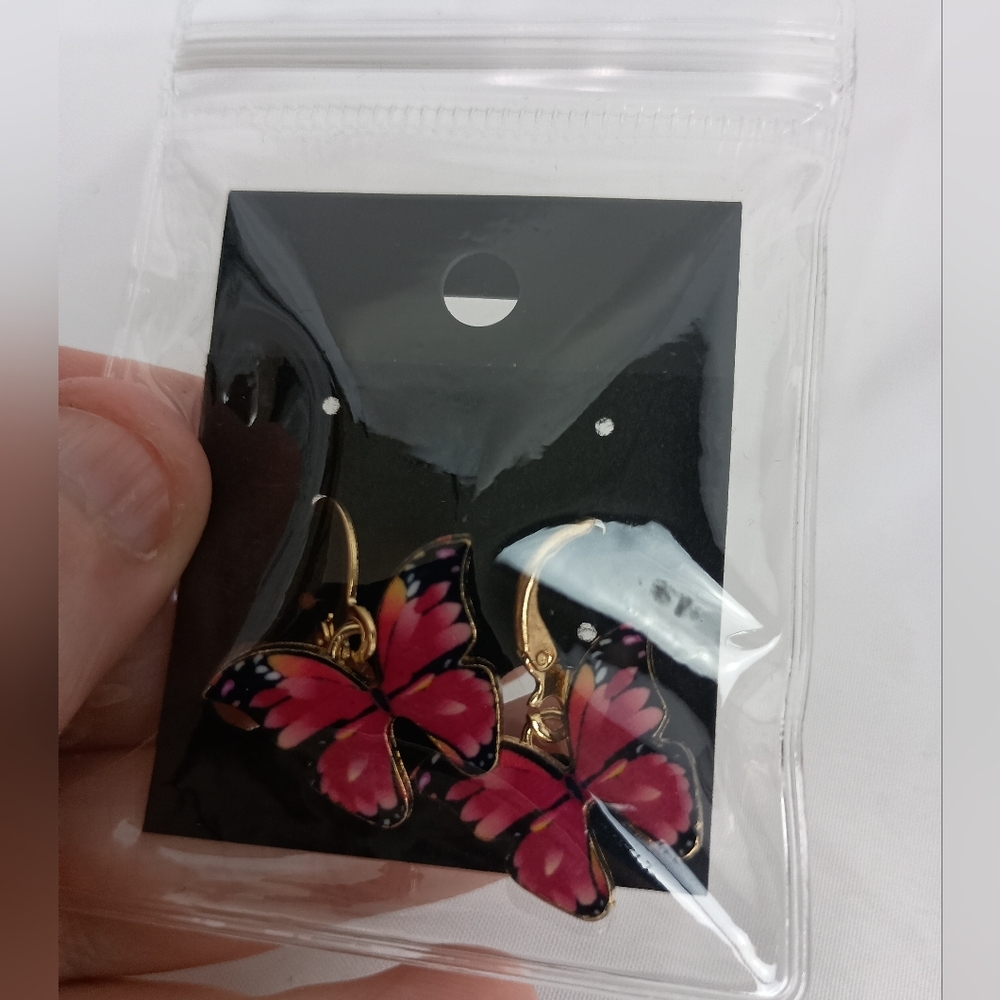 Tiny Dainty Elegant Hot Pink Animal Print Butterfly Snapback‎ Summer Earrings